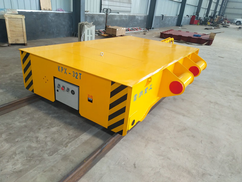 Trolley 32 tòn konekte ak traktè a